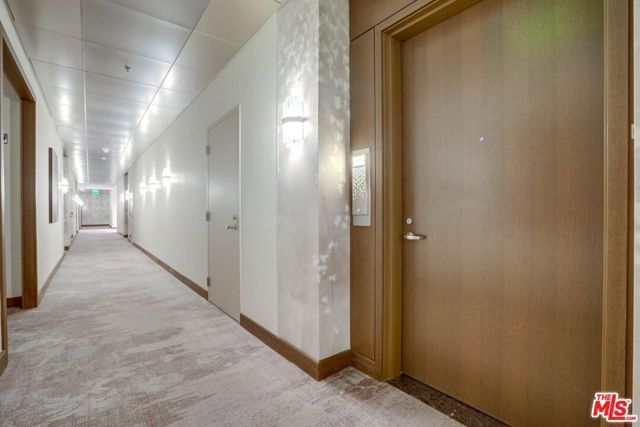 900 W Olympic Boulevard 31F, Los Angeles, CA 90015