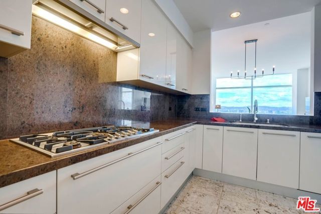 900 W Olympic Boulevard 31F, Los Angeles, CA 90015