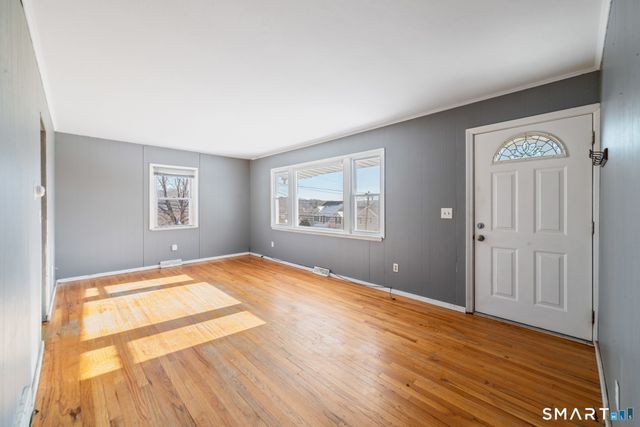 17 Morningstar Drive, Seymour, CT 06483