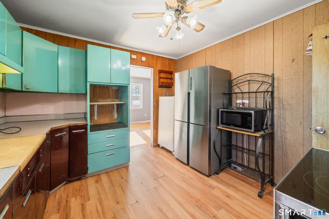 17 Morningstar Drive, Seymour, CT 06483