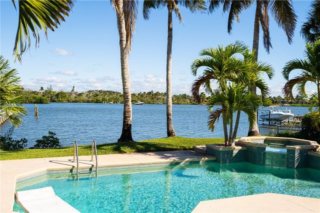 8600 Seacrest Drive, Vero Beach, FL 32963