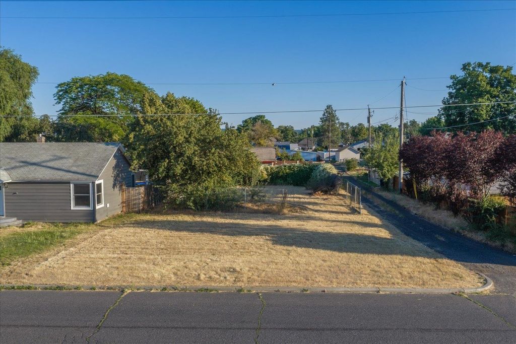 1222 E Marietta Ave, Spokane, WA 99207 photo 1
