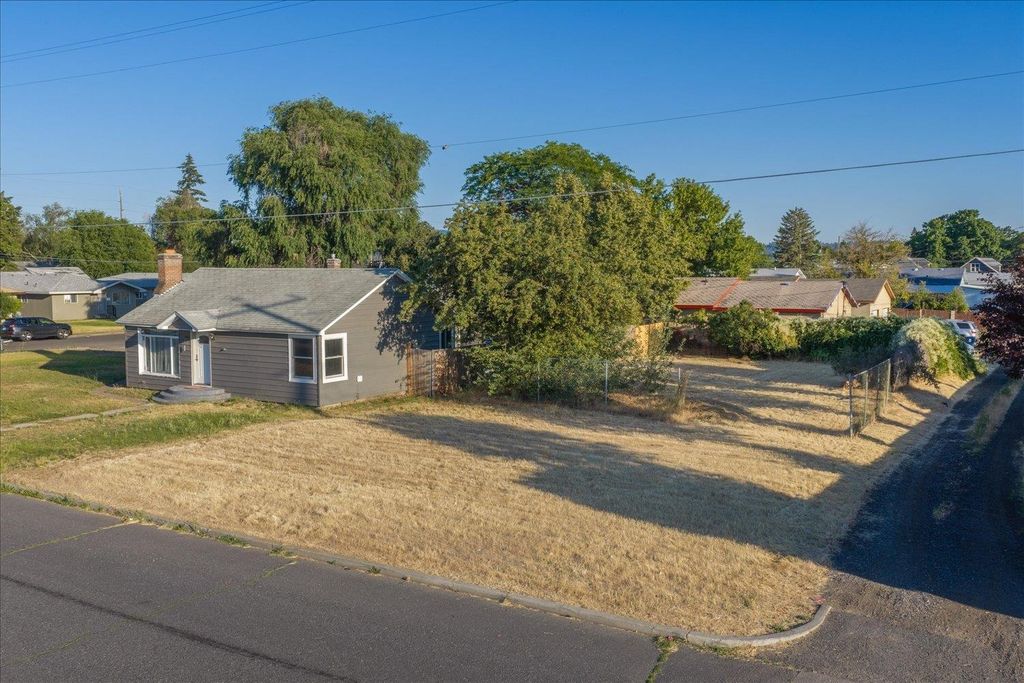 1222 E Marietta Ave, Spokane, WA 99207 photo 2
