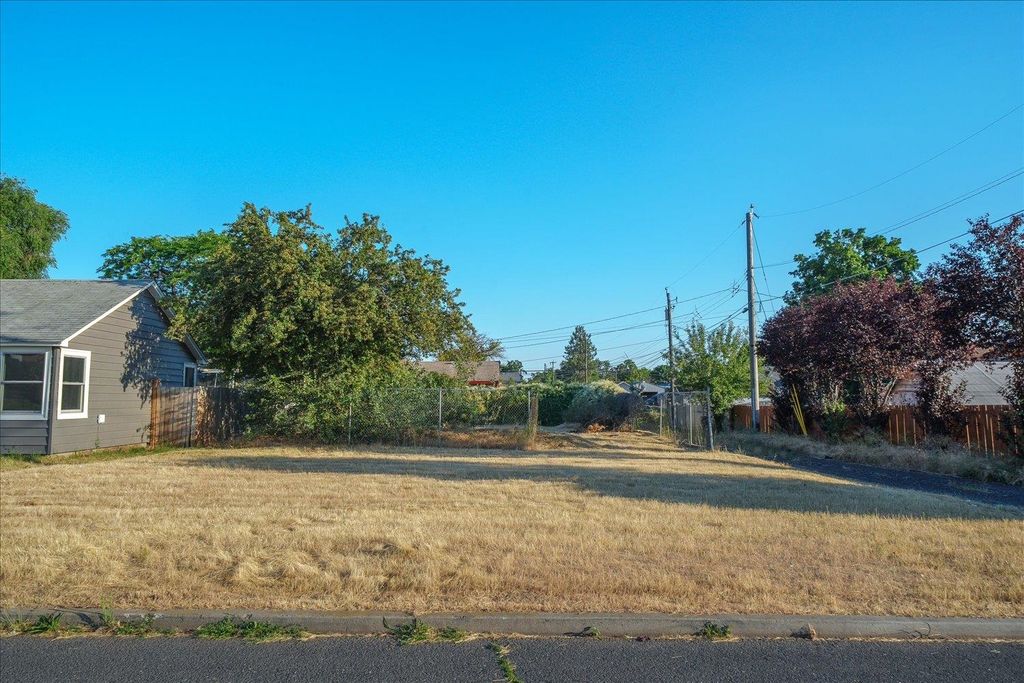 1222 E Marietta Ave, Spokane, WA 99207 photo 3