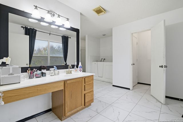 17022 Irongate Rail, San Antonio, TX 78247