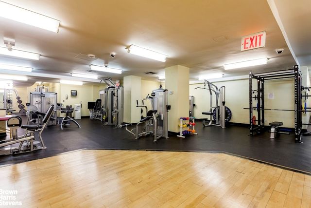 465 W 23rd St Apt 12D, New York City, NY 10011