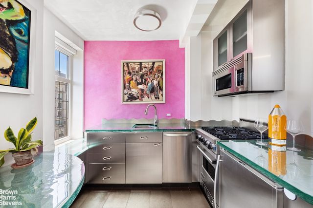 465 W 23rd St Apt 12D, New York City, NY 10011