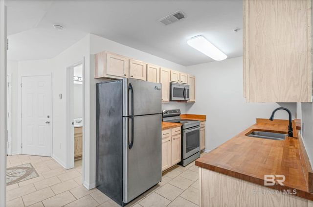 1517 Regency Road 144, Gulf Shores, AL 36542