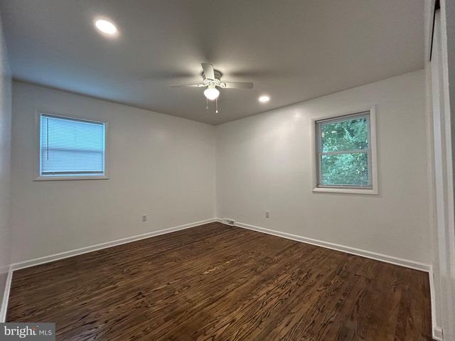 5 ADRIAN CT, Newark, DE 19713