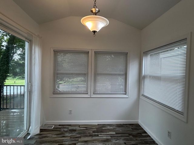5 ADRIAN CT, Newark, DE 19713
