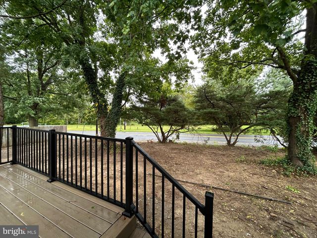 5 ADRIAN CT, Newark, DE 19713