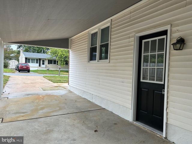 5 ADRIAN CT, Newark, DE 19713