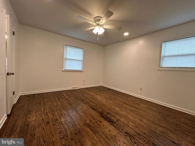 5 ADRIAN CT, Newark, DE 19713