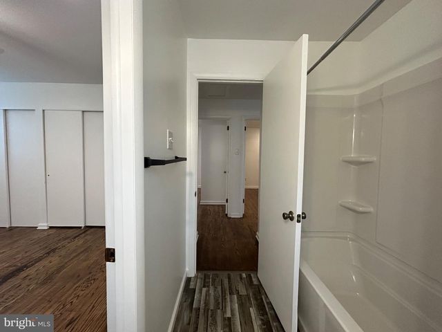5 ADRIAN CT, Newark, DE 19713