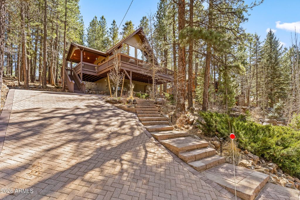 Image 1 of property listing at 945 E MUNDS CANYON Road, Munds Park, AZ 86017
