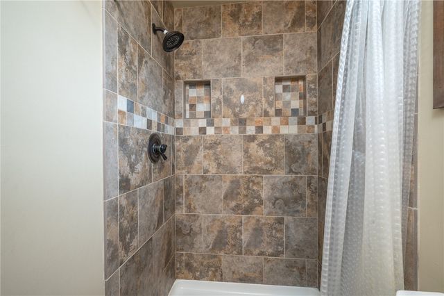 3724 2nd Avenue SW, Cedar Rapids, IA 52404