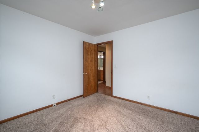 3724 2nd Avenue SW, Cedar Rapids, IA 52404