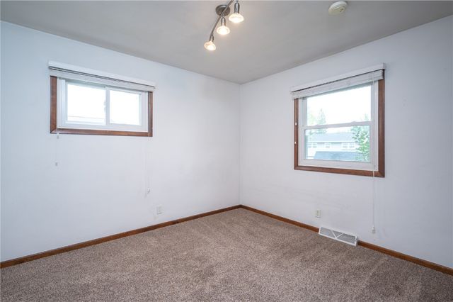 3724 2nd Avenue SW, Cedar Rapids, IA 52404