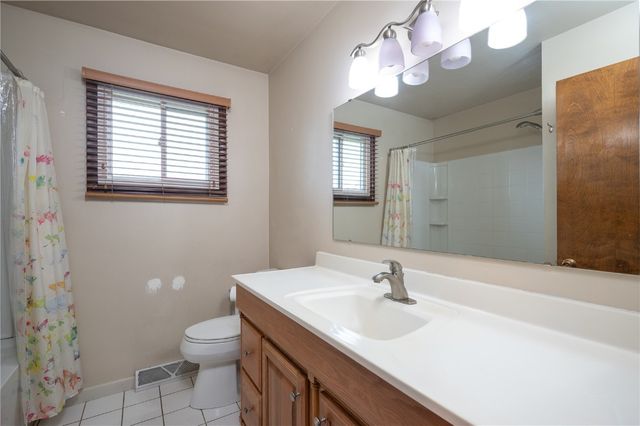 3724 2nd Avenue SW, Cedar Rapids, IA 52404