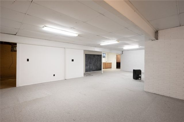 3724 2nd Avenue SW, Cedar Rapids, IA 52404