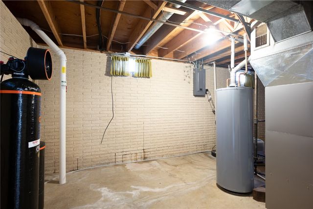 3724 2nd Avenue SW, Cedar Rapids, IA 52404