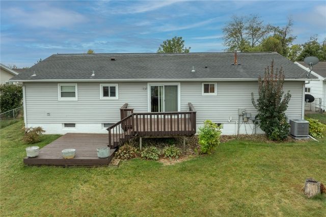 3724 2nd Avenue SW, Cedar Rapids, IA 52404