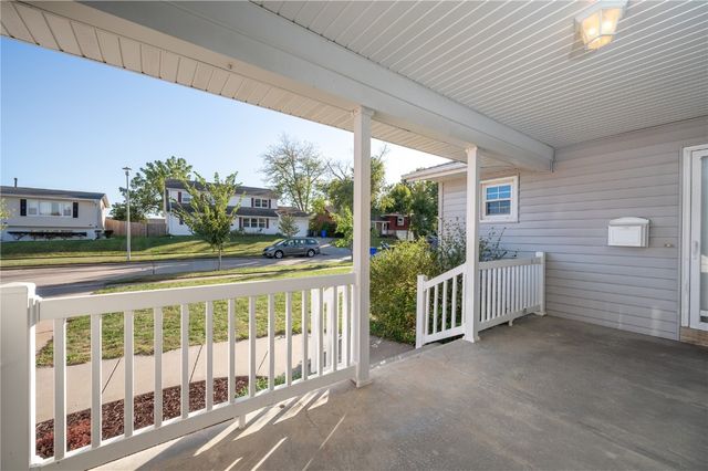 3724 2nd Avenue SW, Cedar Rapids, IA 52404