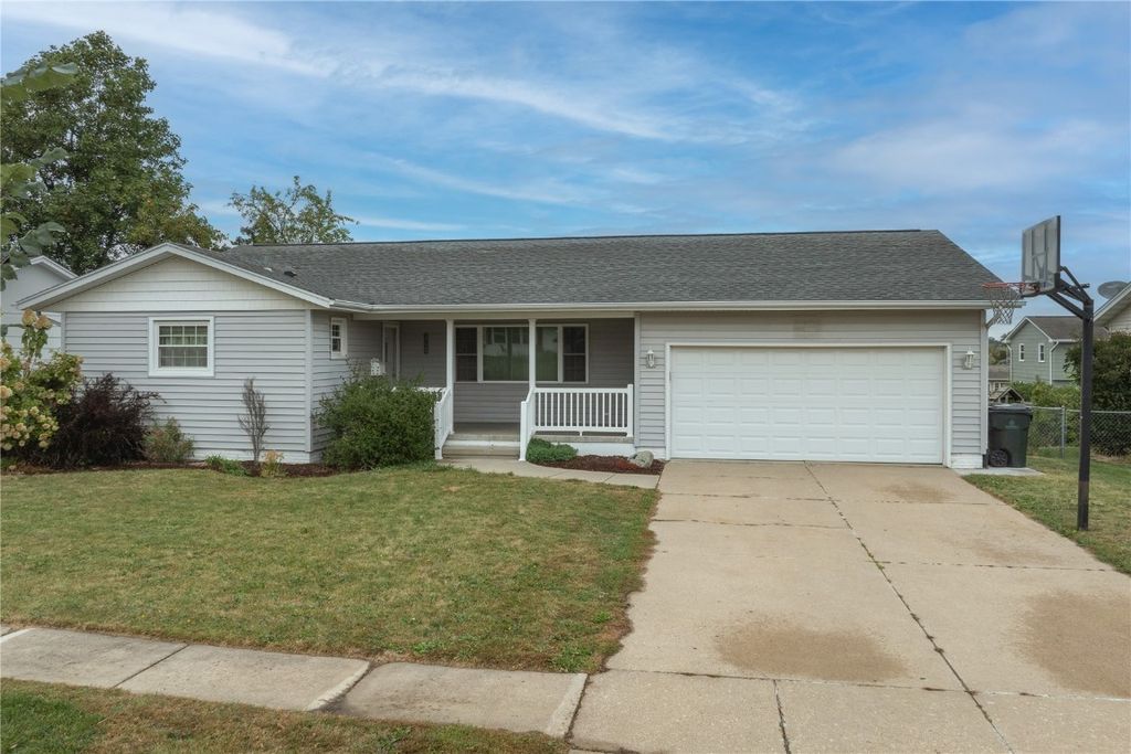 3724 2nd Avenue SW, Cedar Rapids, IA 52404