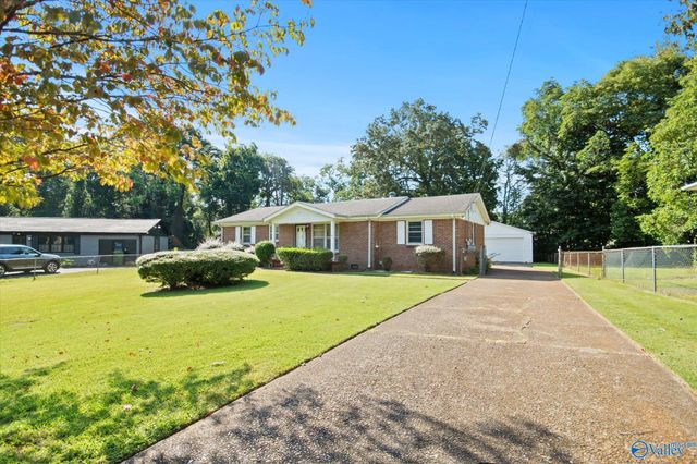 2917 Ford Place NW, Huntsville, AL 35810