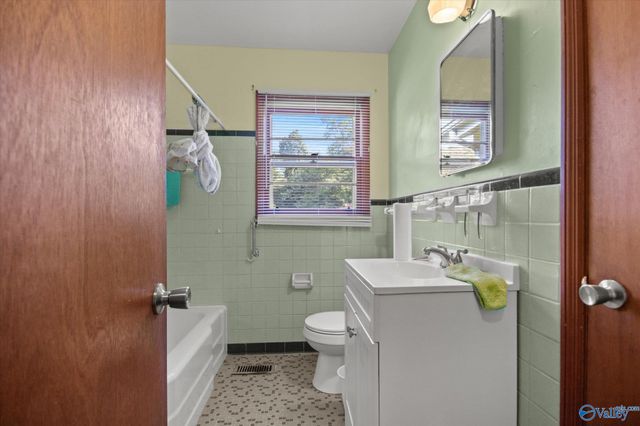 2917 Ford Place NW, Huntsville, AL 35810