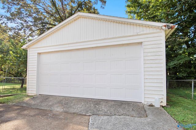 2917 Ford Place NW, Huntsville, AL 35810