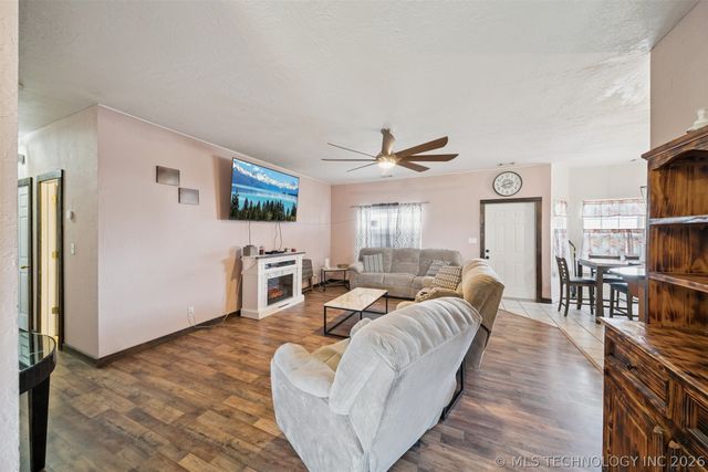 511 Rhonda Street, Pryor, OK 74361