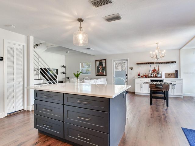 3219 W SAN JUAN STREET B, Tampa, FL 33629