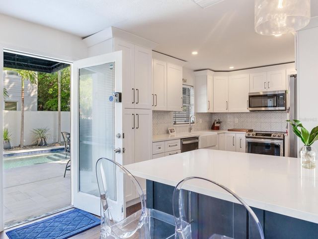 3219 W SAN JUAN STREET B, Tampa, FL 33629