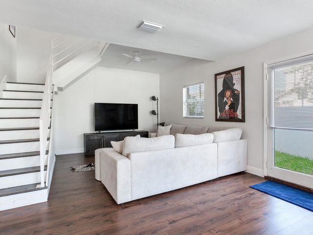 3219 W SAN JUAN STREET B, Tampa, FL 33629