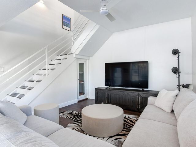 3219 W SAN JUAN STREET B, Tampa, FL 33629