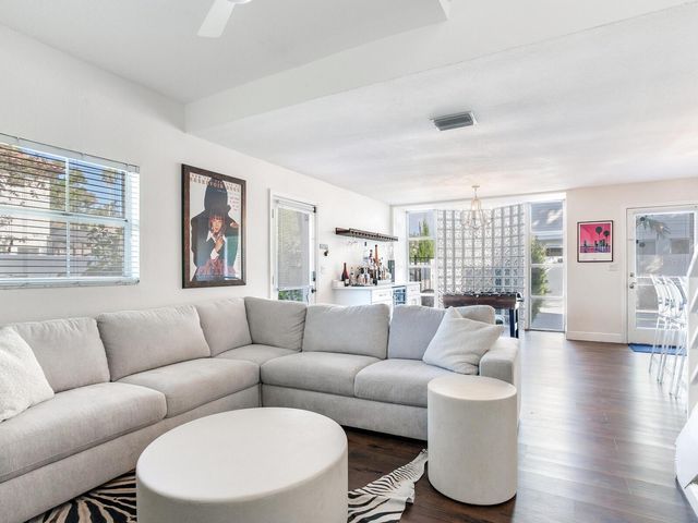 3219 W SAN JUAN STREET B, Tampa, FL 33629