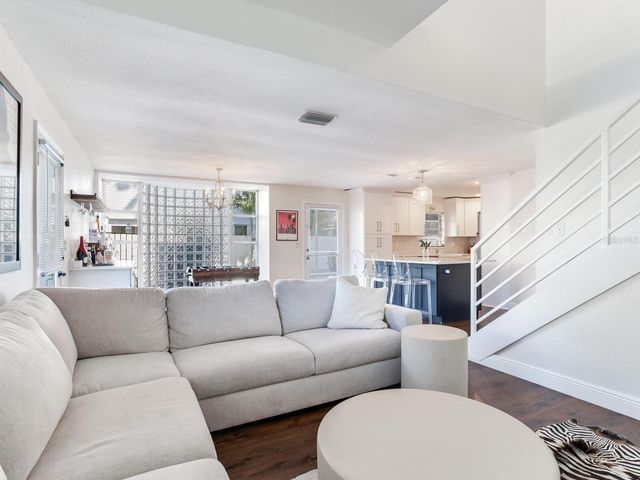 3219 W SAN JUAN STREET B, Tampa, FL 33629