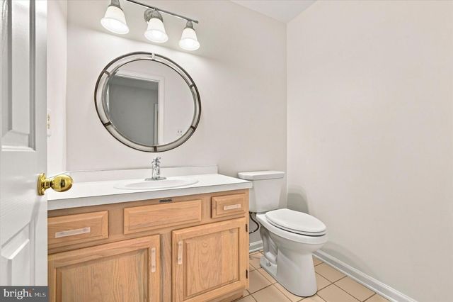 1 FORSYTHIA CT, Lafayette Hill, PA 19444