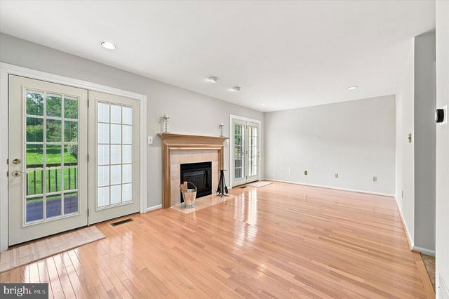 1 FORSYTHIA CT, Lafayette Hill, PA 19444