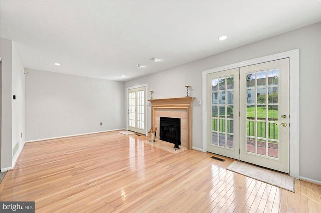1 FORSYTHIA CT, Lafayette Hill, PA 19444