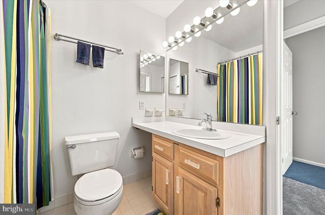 1 FORSYTHIA CT, Lafayette Hill, PA 19444