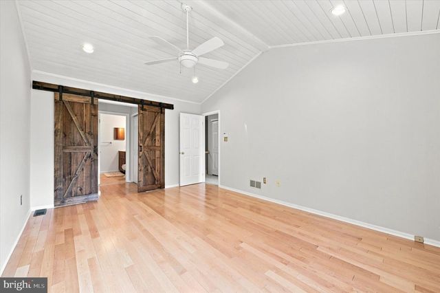 1 FORSYTHIA CT, Lafayette Hill, PA 19444