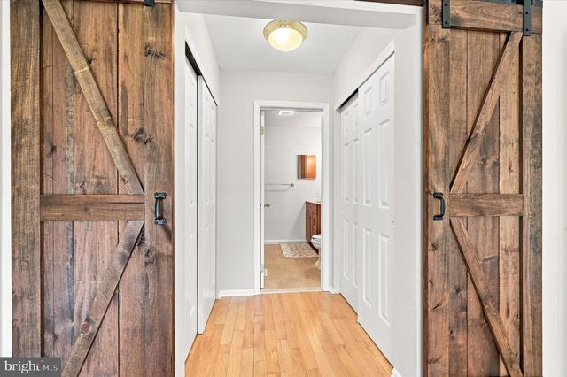 1 FORSYTHIA CT, Lafayette Hill, PA 19444