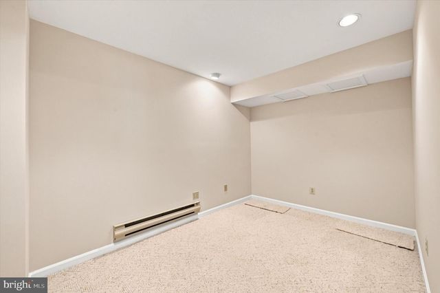 1 FORSYTHIA CT, Lafayette Hill, PA 19444