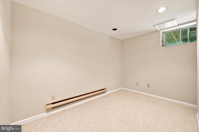 1 FORSYTHIA CT, Lafayette Hill, PA 19444