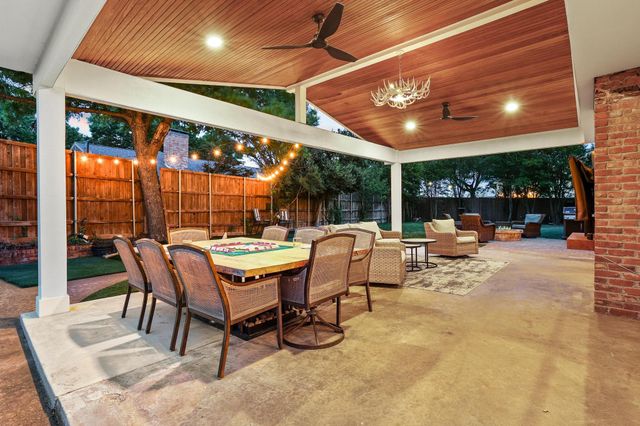 10106 Crestover Circle, Dallas, TX 75229