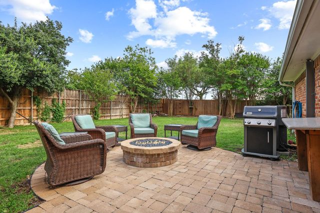 10106 Crestover Circle, Dallas, TX 75229