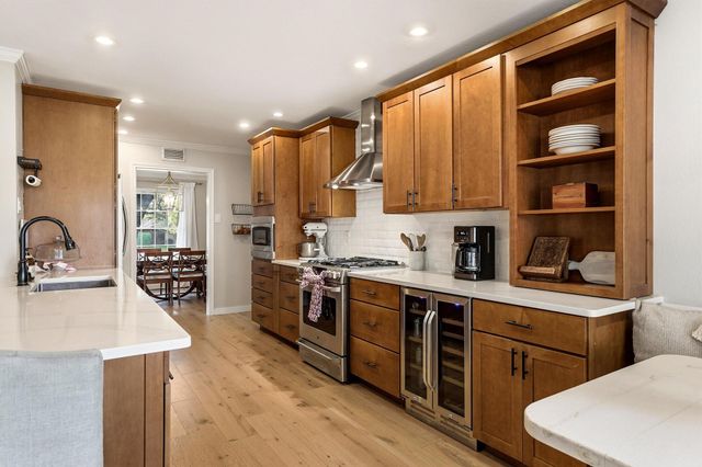 10106 Crestover Circle, Dallas, TX 75229