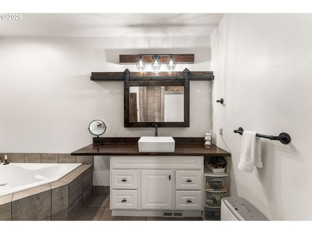 18515 Ne 191ST Cir, Brush Prairie, WA 98606